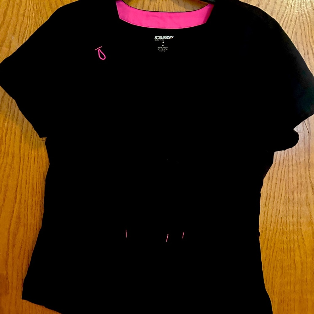 Women’s scrub top